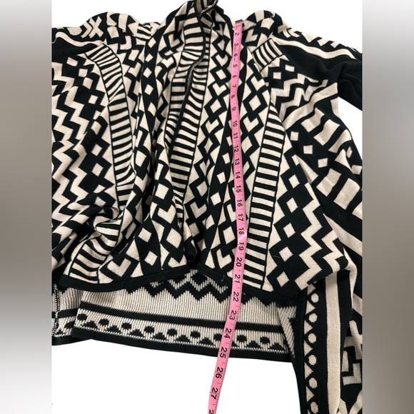 Charlie Paige Cardigan Aztec - Picture 8 of 12